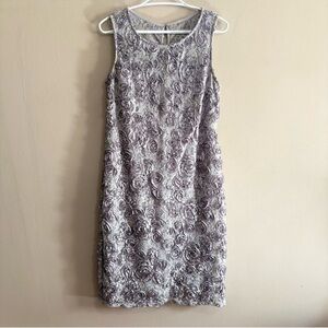 Onyx Sleeveless Sheath Silver Grey Dress w Textured Rosettes & Lace – Size 6 EUC